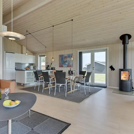 Iorund - 550m From The Sea By Interhome *